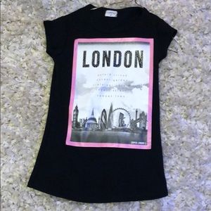 100% cotton black London t-shirt.